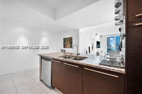 Condominio en venta en Miami, Florida, 2 dormitorios, 102.29 m2 № 2030009 - foto 16