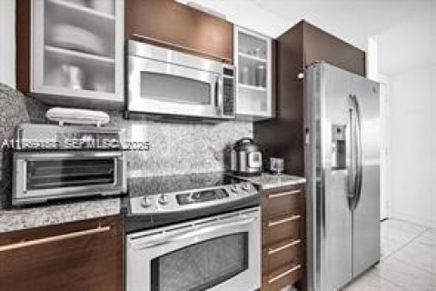 Condominio en venta en Miami, Florida, 2 dormitorios, 102.29 m2 № 2030009 - foto 15