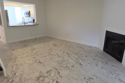 Touwnhouse à louer à Tampa, Floride: 2 chambres, 101.64 m2 № 2383508 - photo 16