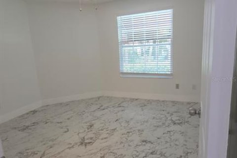 Touwnhouse à louer à Tampa, Floride: 2 chambres, 101.64 m2 № 2383508 - photo 27