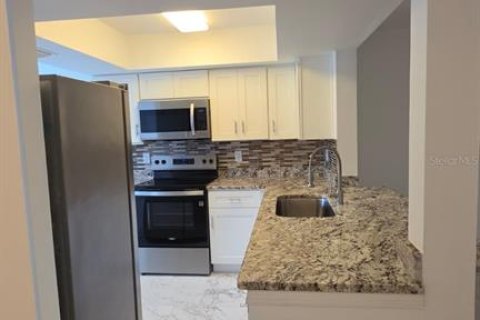 Touwnhouse à louer à Tampa, Floride: 2 chambres, 101.64 m2 № 2383508 - photo 11