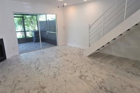 Touwnhouse à louer à Tampa, Floride: 2 chambres, 101.64 m2 № 2383508 - photo 17
