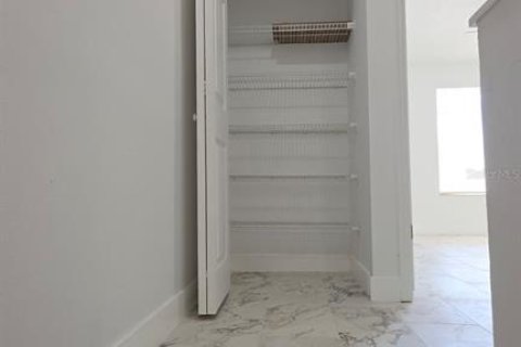 Touwnhouse à louer à Tampa, Floride: 2 chambres, 101.64 m2 № 2383508 - photo 22