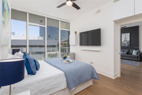 Condo in Saint Petersburg, Florida, 1 bedroom  № 2128239 - photo 15