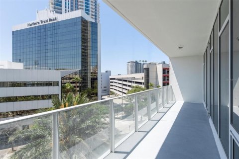 Condo in Saint Petersburg, Florida, 1 bedroom  № 2128239 - photo 4
