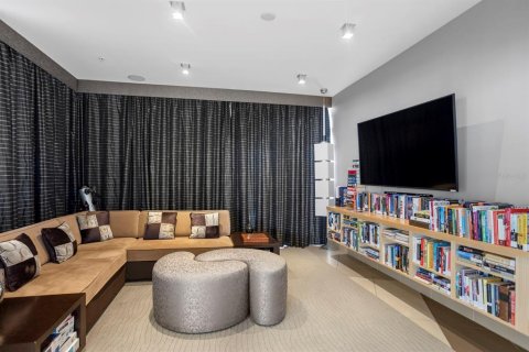 Condo in Saint Petersburg, Florida, 1 bedroom  № 2128239 - photo 24