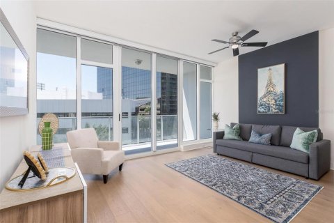 Condo in Saint Petersburg, Florida, 1 bedroom  № 2128239 - photo 6