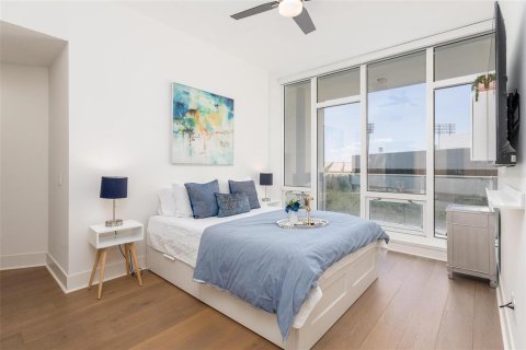 Condo in Saint Petersburg, Florida, 1 bedroom  № 2128239 - photo 14