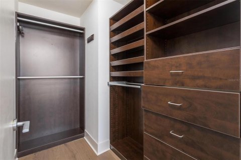 Condo in Saint Petersburg, Florida, 1 bedroom  № 2128239 - photo 17