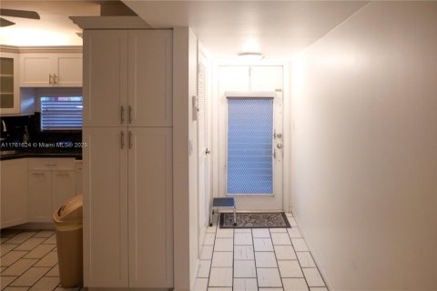 Condominio en venta en Pembroke Pines, Florida, 2 dormitorios, 108.7 m2 № 1871957 - foto 5
