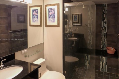 Condominio en venta en Pembroke Pines, Florida, 2 dormitorios, 108.7 m2 № 1871957 - foto 1