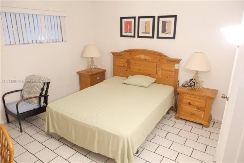 Condominio en venta en Pembroke Pines, Florida, 2 dormitorios, 108.7 m2 № 1871957 - foto 16