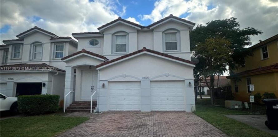 Townhouse in Doral, Florida 4 bedrooms, 205.5 sq.m. № 1974340