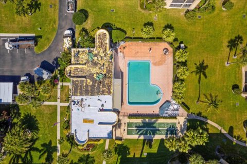 Condo in Jensen Beach, Florida, 2 bedrooms  № 1135053 - photo 1