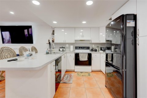 Townhouse in Miami, Florida 3 bedrooms, 133.78 sq.m. № 2011274 - photo 28
