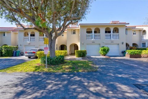 Townhouse in Miami, Florida 3 bedrooms, 133.78 sq.m. № 2011274 - photo 13