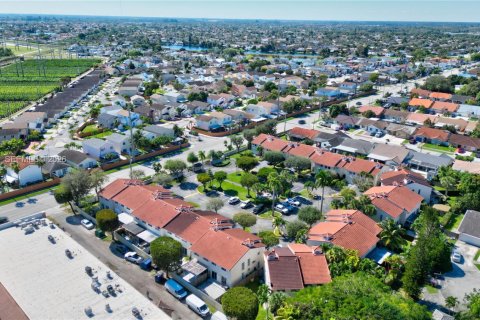 Townhouse in Miami, Florida 3 bedrooms, 133.78 sq.m. № 2011274 - photo 5