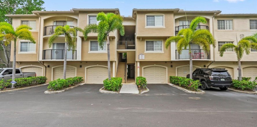 Condo in Royal Palm Beach, Florida, 2 bedrooms № 2188142