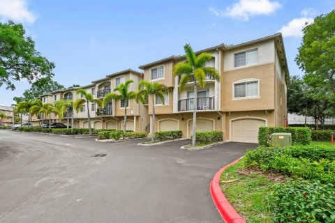 Condo in Royal Palm Beach, Florida, 2 bedrooms № 2188142 - photo 23