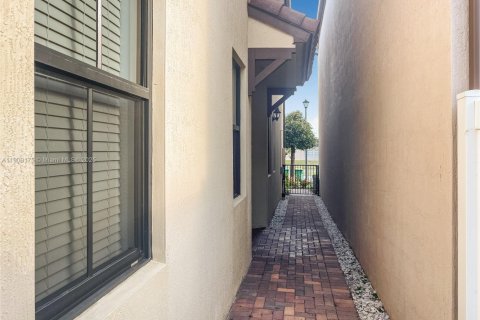 Купить виллу или дом в Тамарак, Флорида 4 спальни, 193.89м2, № 1964971 - фото 3