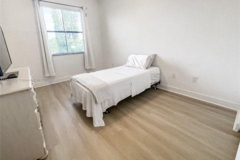 Купить виллу или дом в Тамарак, Флорида 4 спальни, 193.89м2, № 1964971 - фото 24