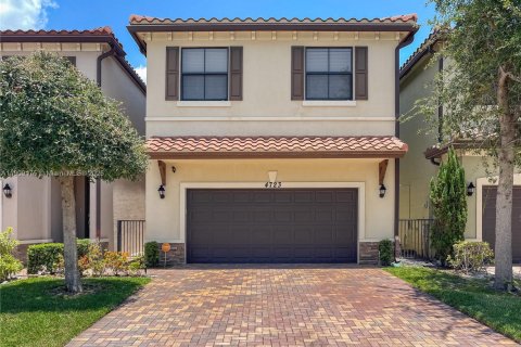 Купить виллу или дом в Тамарак, Флорида 4 спальни, 193.89м2, № 1964971 - фото 1