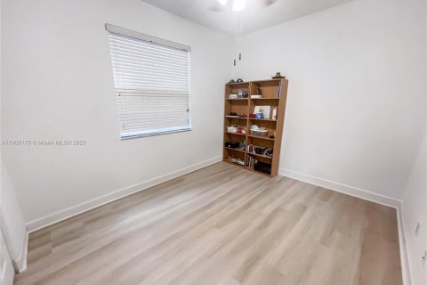 Купить виллу или дом в Тамарак, Флорида 4 спальни, 193.89м2, № 1964971 - фото 25