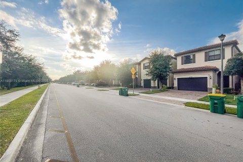 Купить виллу или дом в Тамарак, Флорида 4 спальни, 193.89м2, № 1964971 - фото 2