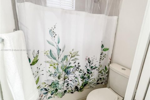 Купить виллу или дом в Тамарак, Флорида 4 спальни, 193.89м2, № 1964971 - фото 20