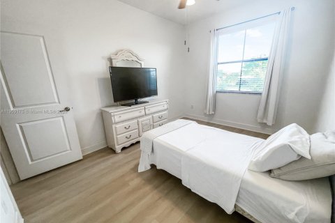 Купить виллу или дом в Тамарак, Флорида 4 спальни, 193.89м2, № 1964971 - фото 23