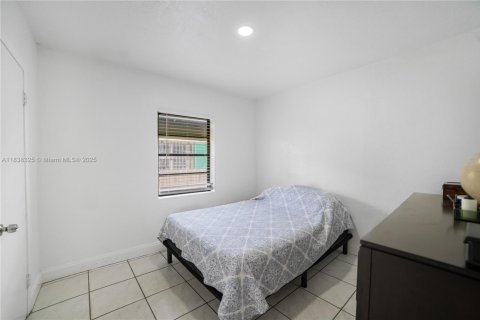 Casa en venta en Miami, Florida, 3 dormitorios, 106 m2 № 1823895 - foto 13