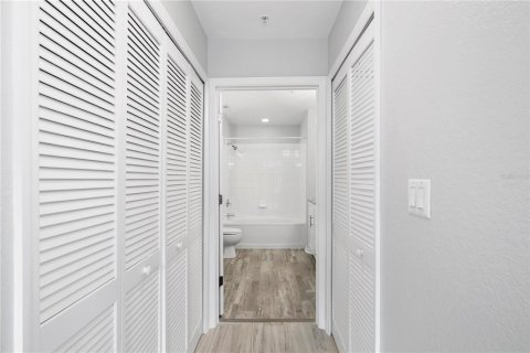 Copropriété à vendre à Tampa, Floride: 2 chambres, 110 m2 № 1902208 - photo 12