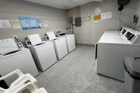 Купить кондоминиум в Майами, Флорида 1 спальня, 63.92м2, № 2015084 - фото 27