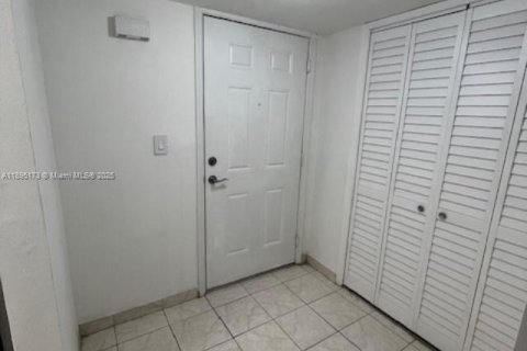 Купить кондоминиум в Майами, Флорида 1 спальня, 63.92м2, № 2015084 - фото 5