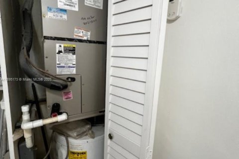 Купить кондоминиум в Майами, Флорида 1 спальня, 63.92м2, № 2015084 - фото 6