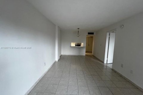 Купить кондоминиум в Майами, Флорида 1 спальня, 63.92м2, № 2015084 - фото 11