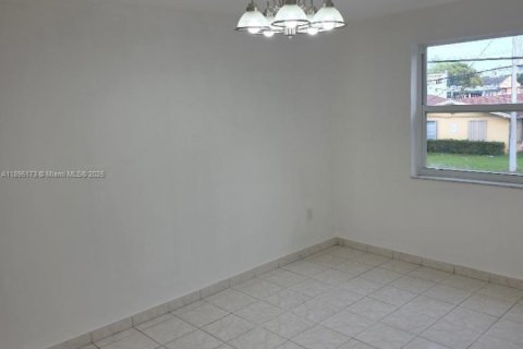 Купить кондоминиум в Майами, Флорида 1 спальня, 63.92м2, № 2015084 - фото 15