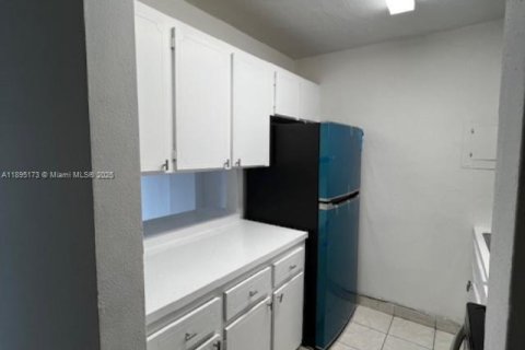 Купить кондоминиум в Майами, Флорида 1 спальня, 63.92м2, № 2015084 - фото 8