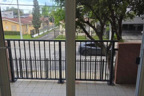 Купить кондоминиум в Майами, Флорида 1 спальня, 63.92м2, № 2015084 - фото 22