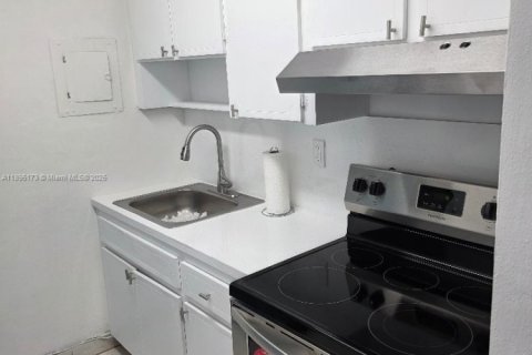 Купить кондоминиум в Майами, Флорида 1 спальня, 63.92м2, № 2015084 - фото 9