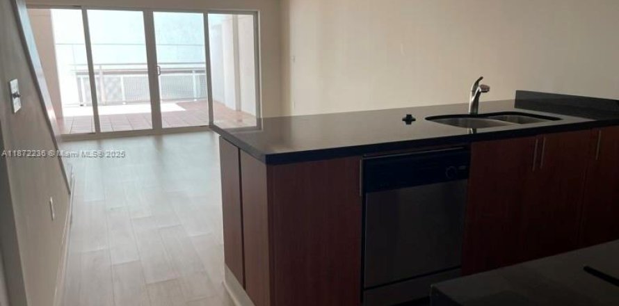 Condo in Miami, Florida, 2 bedrooms  № 1920462