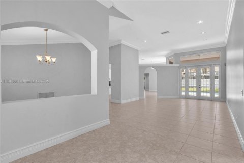 House in Weston, Florida 5 bedrooms, 274.62 sq.m. № 1823902 - photo 10