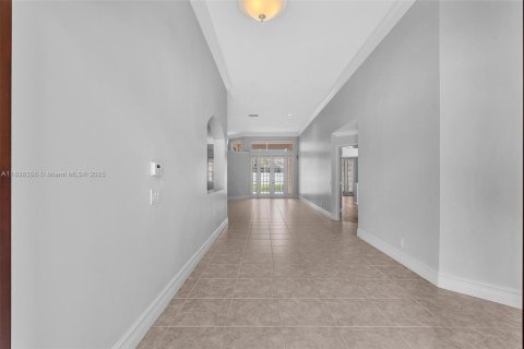 House in Weston, Florida 5 bedrooms, 274.62 sq.m. № 1823902 - photo 8