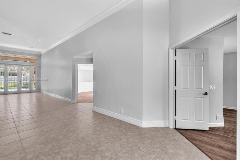 House in Weston, Florida 5 bedrooms, 274.62 sq.m. № 1823902 - photo 9