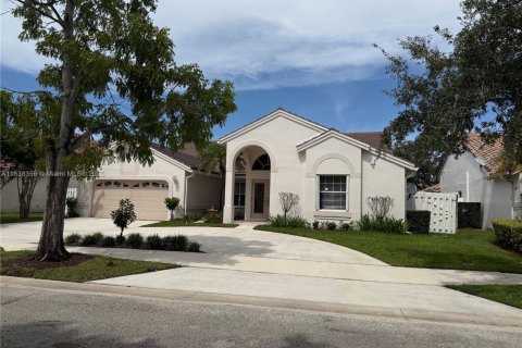 House in Weston, Florida 5 bedrooms, 274.62 sq.m. № 1823902 - photo 1