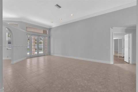 House in Weston, Florida 5 bedrooms, 274.62 sq.m. № 1823902 - photo 14