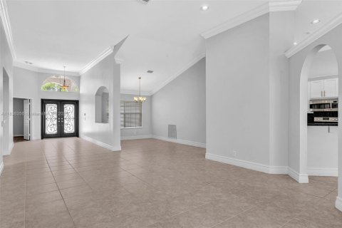 House in Weston, Florida 5 bedrooms, 274.62 sq.m. № 1823902 - photo 13
