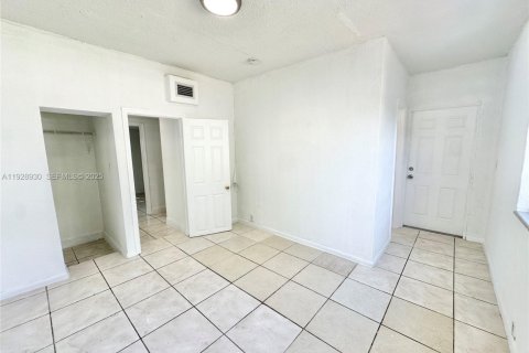 Apartamento en alquiler en Miami, Florida, 3 dormitorios, 116.41 m2 № 1992127 - foto 25