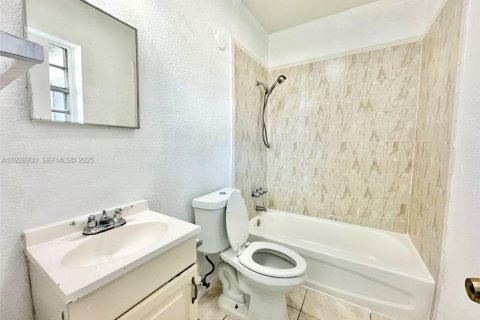 Apartamento en alquiler en Miami, Florida, 3 dormitorios, 116.41 m2 № 1992127 - foto 29