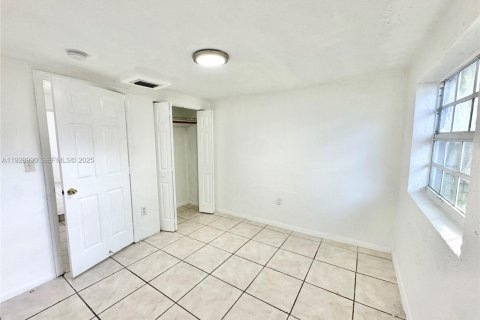 Apartamento en alquiler en Miami, Florida, 3 dormitorios, 116.41 m2 № 1992127 - foto 20